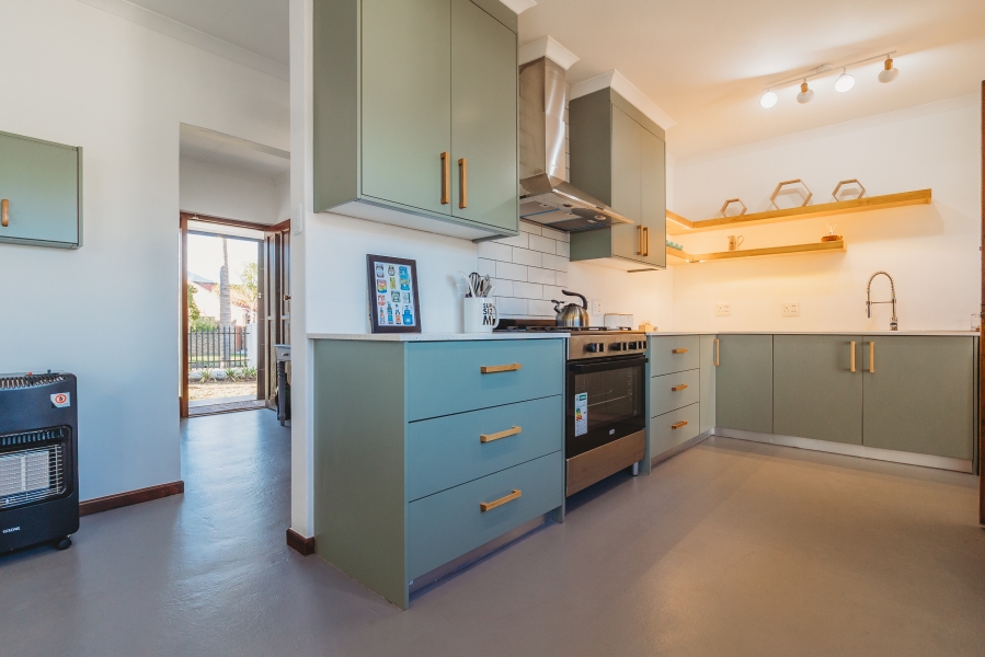 7 Bedroom Property for Sale in Loerie Park Western Cape